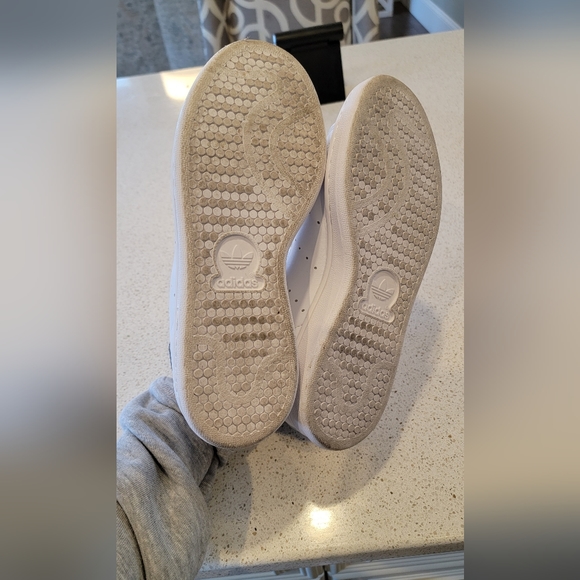 *SOLD* Adidas Stan Smiths - Picture 4 of 6